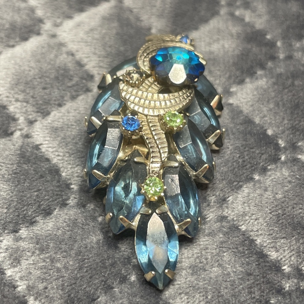 Brooch